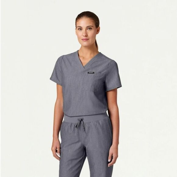 Jaanuu Rhena Essentials 1 Pocket Scrub Top - Picture 1 of 4
